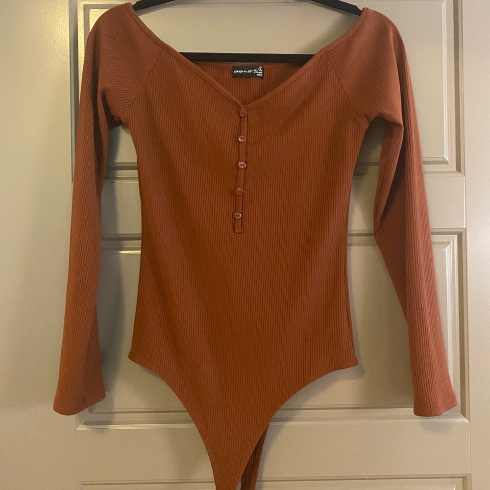 POPULAR21 burnt orange bodysuits, size large